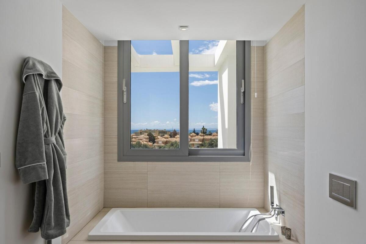 Eriksson Homes Luxury 8 Guest Sea Views Villa
