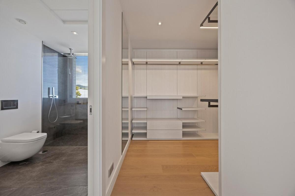 Eriksson Homes Luxury 8 Guest Sea Views Villa *