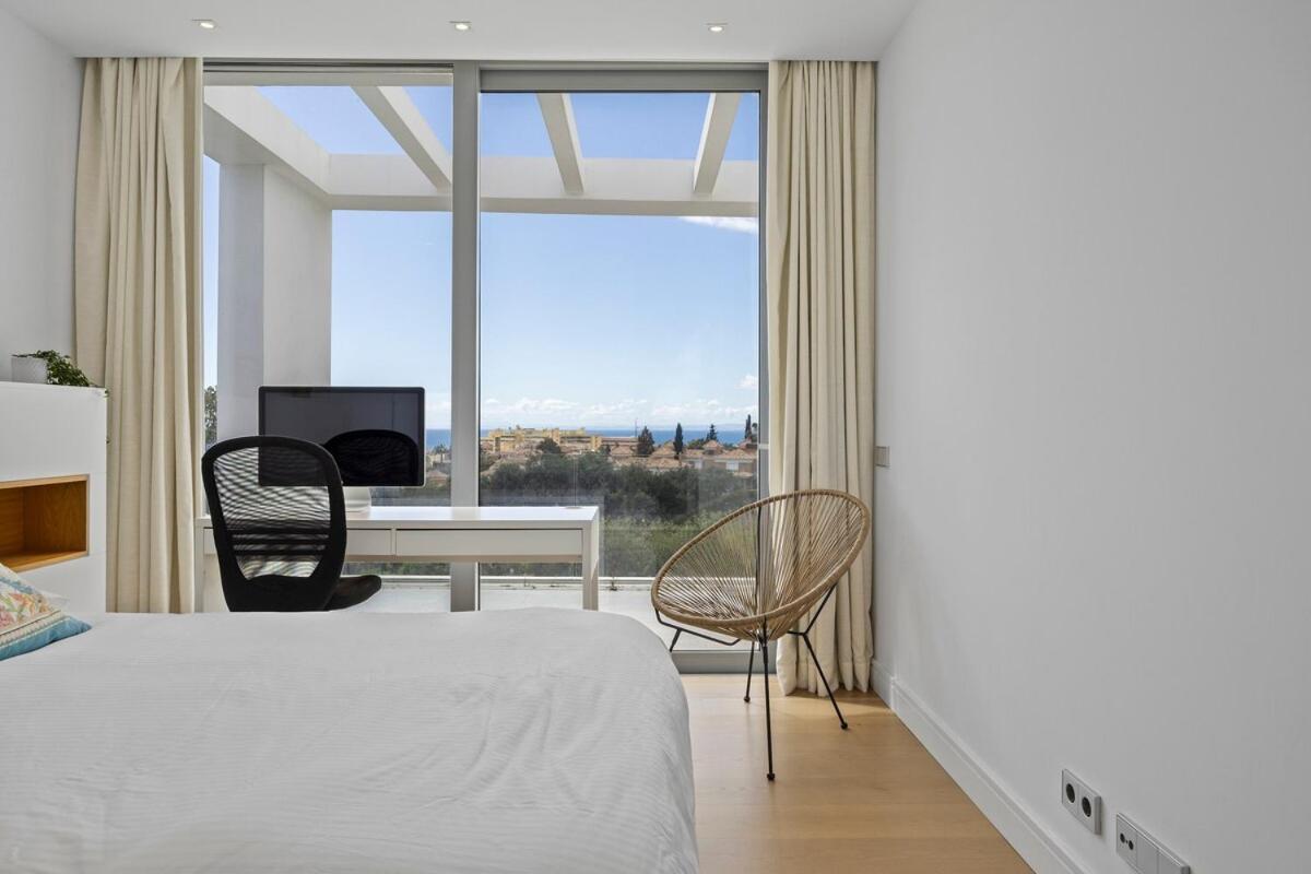 Eriksson Homes Luxury 8 Guest Sea Views *