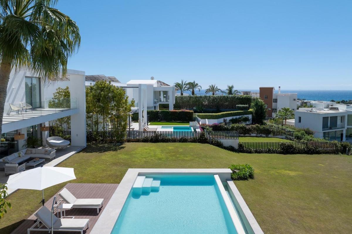 Eriksson Homes Luxury 8 Guest Sea Views *