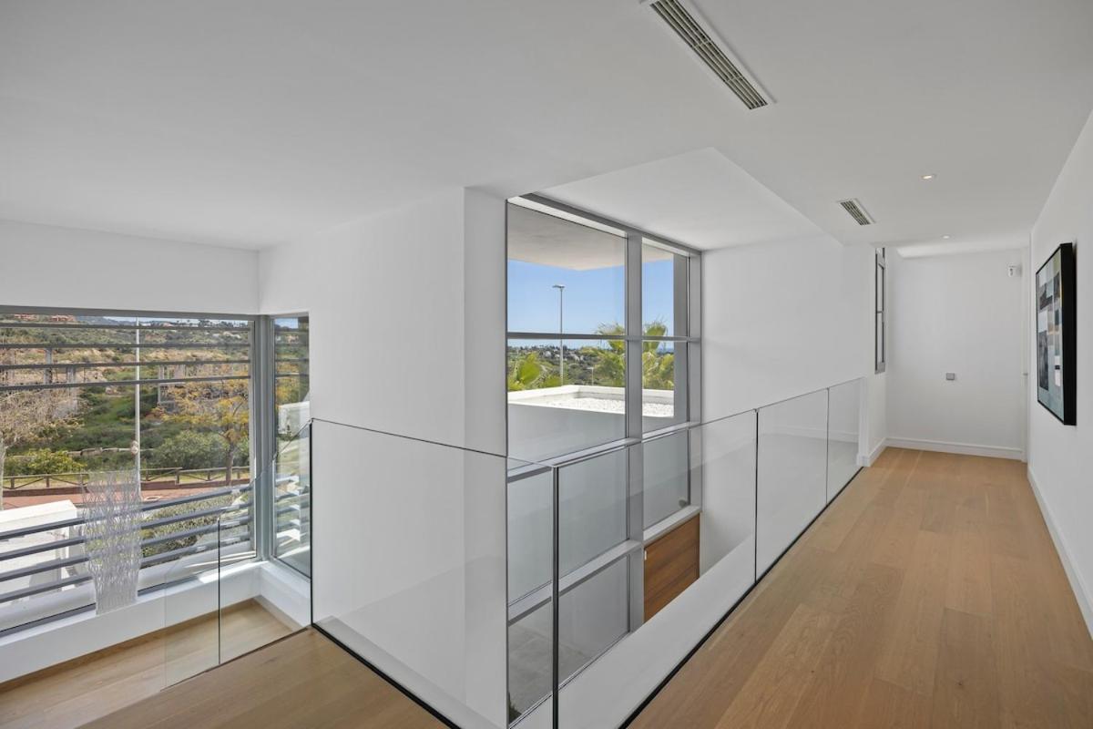 Eriksson Homes Luxury 8 Guest Sea Views Marbella