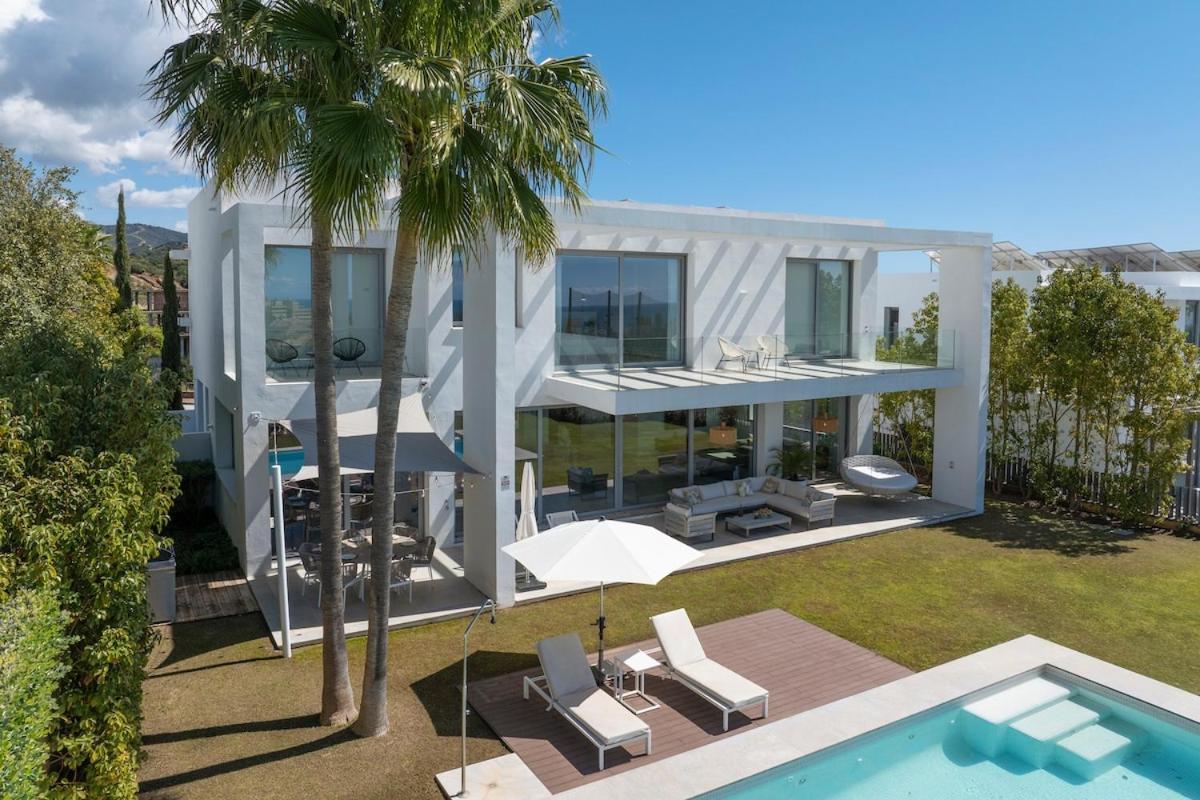 Eriksson Homes Luxury 8 Guest Sea Views Villa